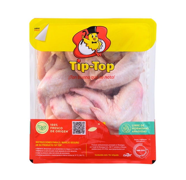 Alas de pollo en bandejas